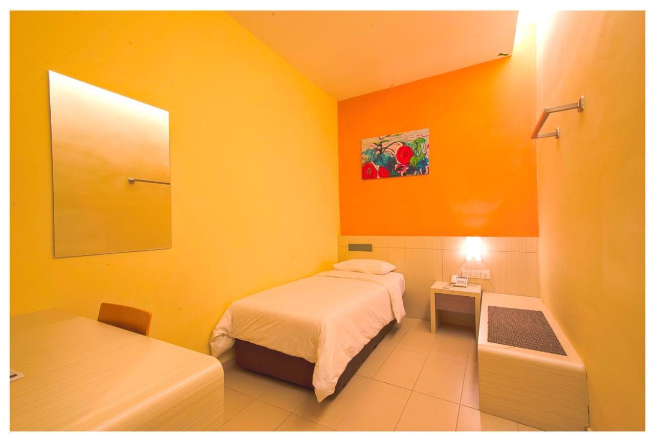 Prime City Express Hotel Kluang Exterior foto