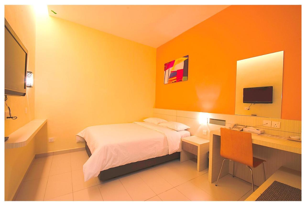 Prime City Express Hotel Kluang Exterior foto